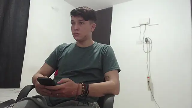 Snapshot of Lucifeeeer_666 chatting on April 2026 08:00:02 PM Lucifeeeer 666 online show from April 2026 08:00:02 PM