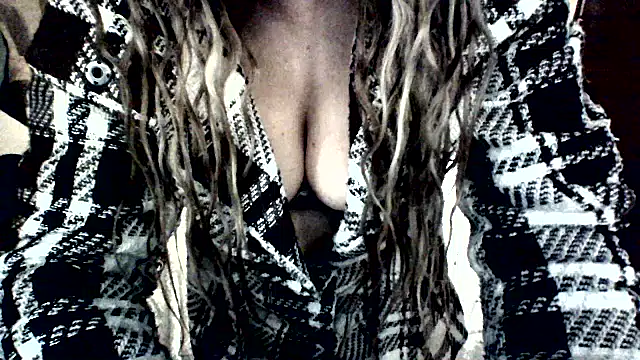 Snapshot of adirajade chatting on March 2026 08:52:02 PM adirajade online show from March 2026 08:52:02 PM