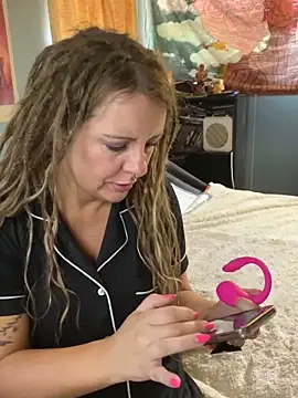 Snapshot of adirajade chatting on April 2026 07:58:02 PM adirajade online show from April 2026 07:58:02 PM