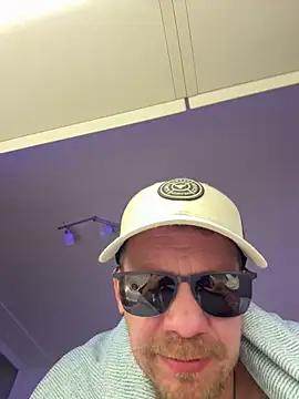 Snapshot of stefhart chatting on March 2026 08:21:02 PM stefhart online show from March 2026 08:21:02 PM