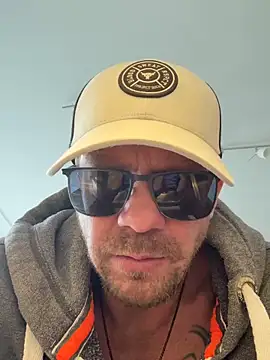 Snapshot of stefhart chatting on April 2026 01:31:01 PM stefhart online show from April 2026 01:31:01 PM