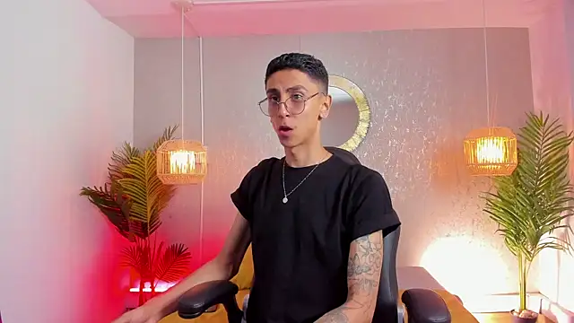 Snapshot of Gio_carangi chatting on May 2026 03:03:02 AM Gio carangi online show from May 2026 03:03:02 AM