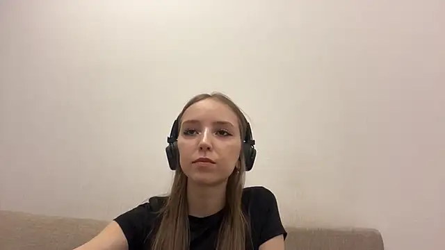 Snapshot of TanjaBrounson chatting on March 2026 01:15:02 PM TanjaBrounson online show from March 2026 01:15:02 PM