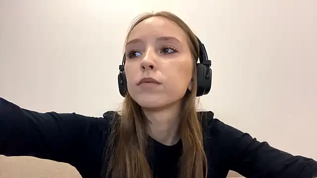 Snapshot of TanjaBrounson chatting on March 2026 01:06:01 PM TanjaBrounson online show from March 2026 01:06:01 PM