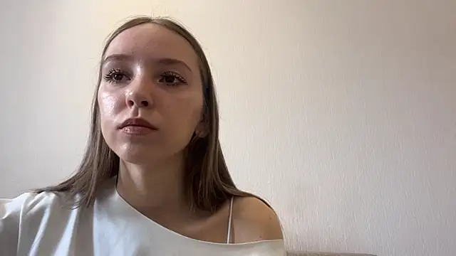 Snapshot of TanjaBrounson chatting on April 2026 05:37:02 AM TanjaBrounson online show from April 2026 05:37:02 AM