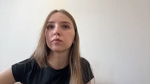 Snapshot of TanjaBrounson chatting on April 2026 02:22:02 AM TanjaBrounson online show from April 2026 02:22:02 AM