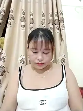 Snapshot of Moubie1 chatting on April 2026 12:28:01 PM Moubie1 online show from April 2026 12:28:01 PM