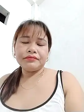 Snapshot of Moubie1 chatting on April 2026 01:41:01 PM Moubie1 online show from April 2026 01:41:01 PM