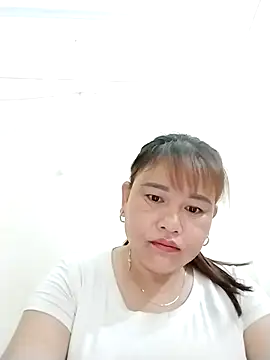 Snapshot of Moubie1 chatting on April 2026 06:41:01 PM Moubie1 online show from April 2026 06:41:01 PM