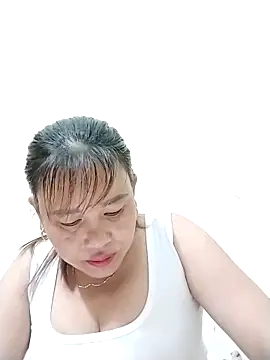 Snapshot of Moubie1 chatting on April 2026 01:16:01 PM Moubie1 online show from April 2026 01:16:01 PM