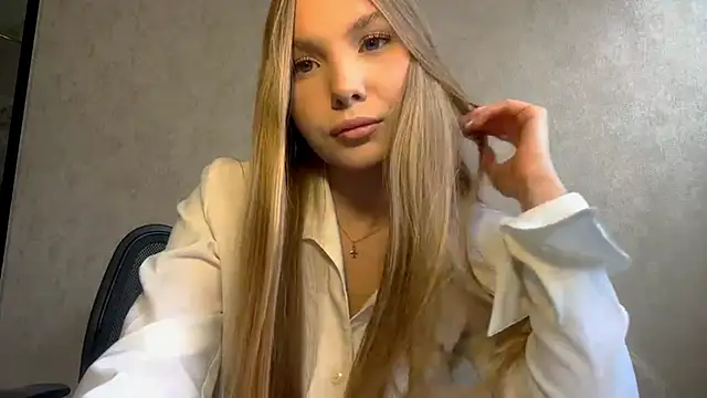 CarolineNine online show from March 2026 12:49:02 PM