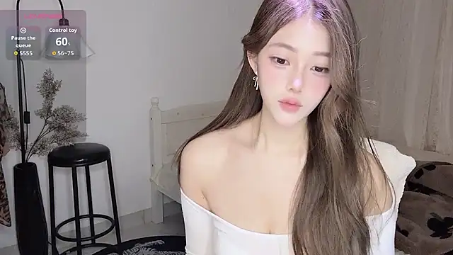 ceekie-77 online show from April 2026 11:10:02 PM