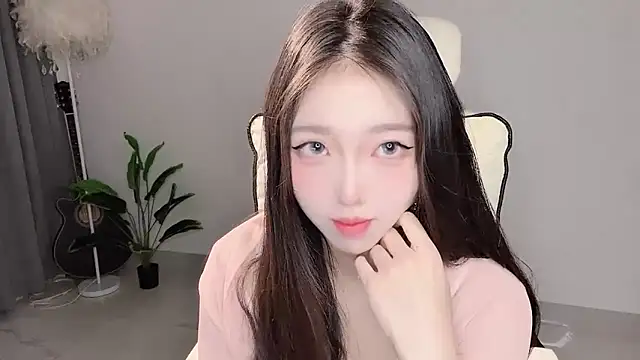 Yukiy8877 online show from April 2026 10:00:02 PM