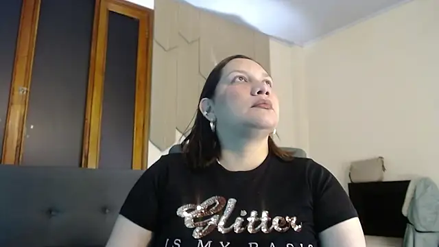 Snapshot of mia_coral1 chatting on April 2026 03:24:01 AM mia coral1 online show from April 2026 03:24:01 AM