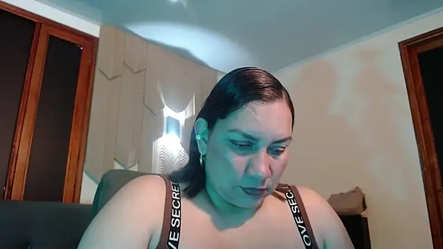 Snapshot of mia_coral1 chatting on April 2026 04:41:02 PM mia coral1 online show from April 2026 04:41:02 PM