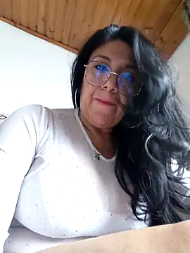 Snapshot of Mielx chatting on April 2026 09:56:02 PM Mielx online show from April 2026 09:56:02 PM