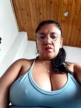 Snapshot of Mielx chatting on April 2026 03:41:02 PM Mielx online show from April 2026 03:41:02 PM