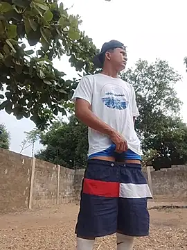 HOTRAINYGOLDEN online show from March 2026 12:16:01 PM