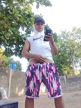 HOTRAINYGOLDEN online show from April 2026 11:51:02 AM