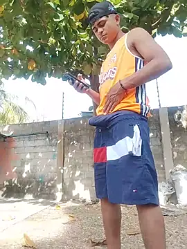 HOTRAINYGOLDEN online show from April 2026 12:38:02 PM