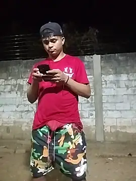 HOTRAINYGOLDEN online show from April 2026 01:44:01 AM