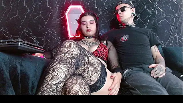 Raw velvet online show from May 2026 10:05:01 PM
