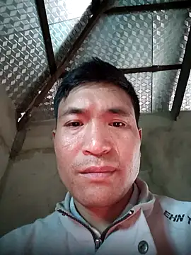 Snapshot of Sutinh85 chatting on March 2026 08:29:01 AM Sutinh85 online show from March 2026 08:29:01 AM