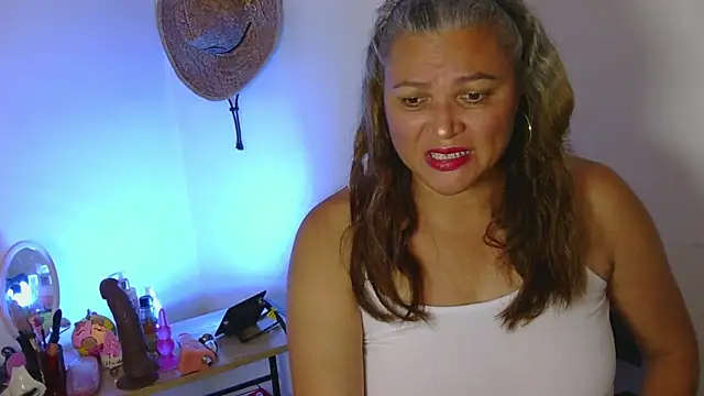 Snapshot of zyra_vex chatting on April 2026 05:07:01 PM zyra vex online show from April 2026 05:07:01 PM