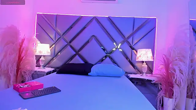 khathieeBelle online show from April 2026 05:50:02 PM