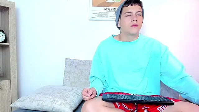 dennis hills online show from March 2026 12:20:02 PM