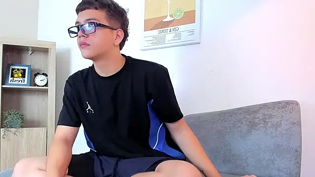 dennis hills online show from March 2026 12:44:01 PM