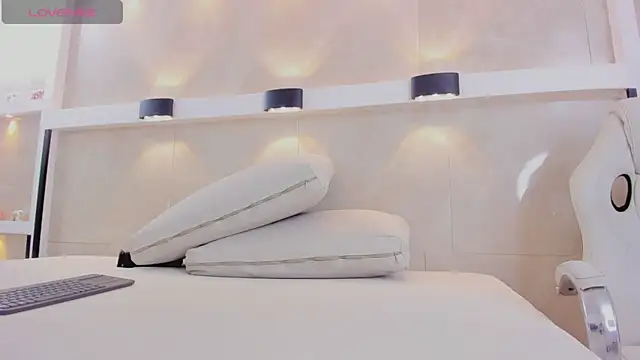 dalhia juicy online show from April 2026 06:19:01 AM