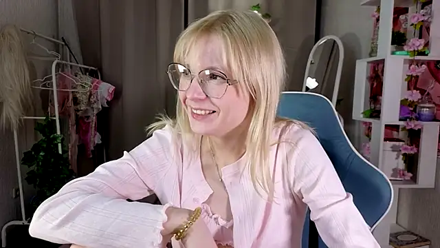 Snapshot of Swagline chatting on April 2026 04:11:02 PM Swagline online show from April 2026 04:11:02 PM