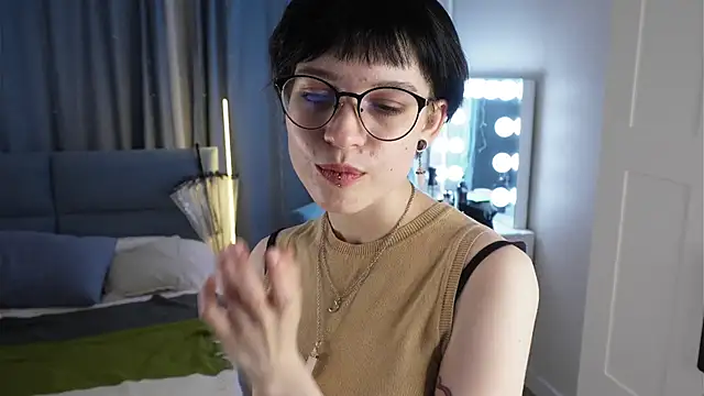 RubieNibbs online show from March 2026 07:35:01 PM