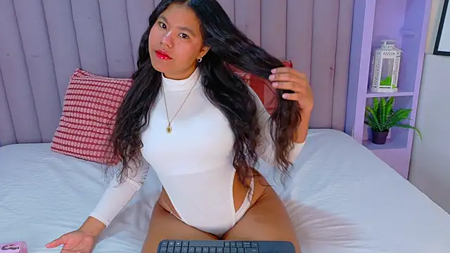 Snapshot of AhslyEvans__ chatting on April 2026 11:40:02 AM AhslyEvans online show from April 2026 11:40:02 AM