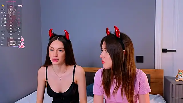 aliceescotte online show from April 2026 03:42:02 PM