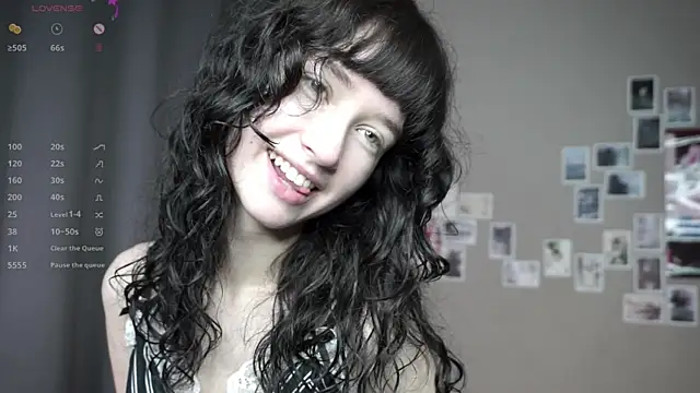 DellaLeck online show from July 2026 09:32:02 PM