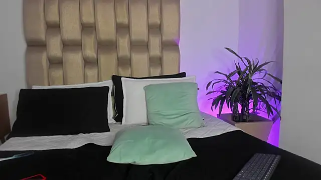 dasharoose online show from April 2026 08:20:01 PM