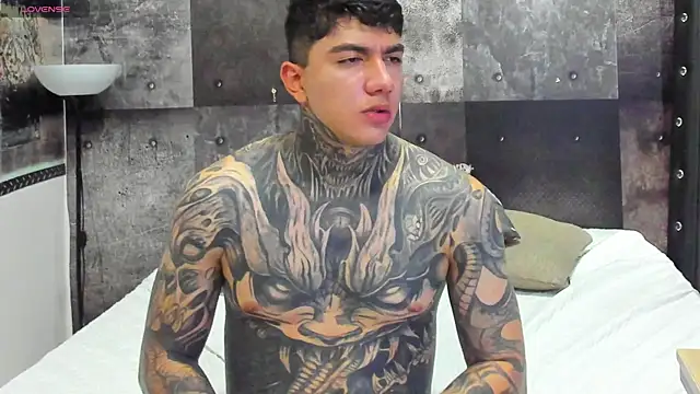 Snapshot of Gury_tattoo chatting on March 2026 12:17:02 PM Gury tattoo online show from March 2026 12:17:02 PM