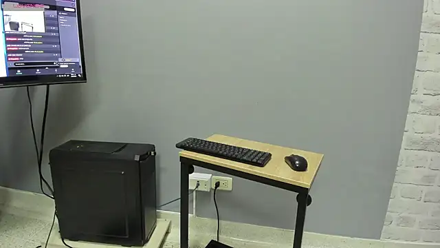 Snapshot of Gury_tattoo chatting on April 2026 01:41:01 PM Gury tattoo online show from April 2026 01:41:01 PM