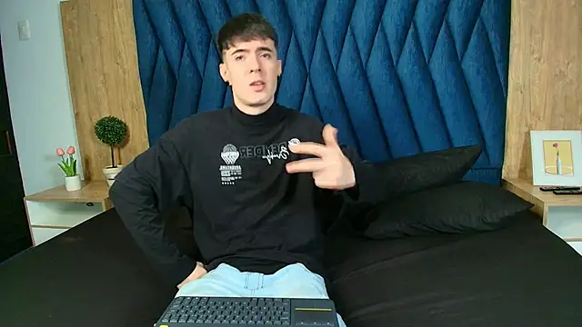 lio     online show from April 2026 03:04:02 AM