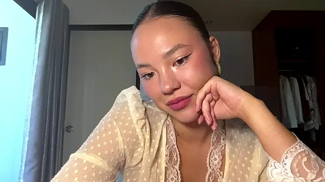 kamila 18 french online show from March 2026 05:18:01 AM