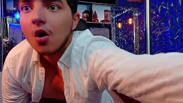 Oliver Jamees online show from March 2026 12:38:02 PM