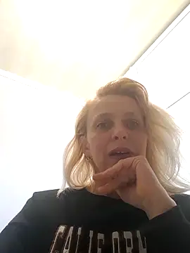 MiaLove183 online show from April 2026 11:08:01 AM