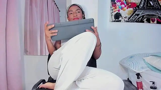 AbrilW1 online show from April 2026 02:49:01 AM