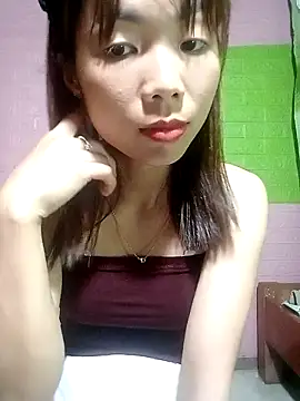 Snapshot of AmyLinee01 chatting on March 2026 06:19:02 PM AmyLinee01 online show from March 2026 06:19:02 PM