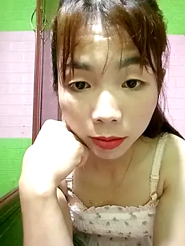 Snapshot of AmyLinee01 chatting on March 2026 02:17:01 PM AmyLinee01 online show from March 2026 02:17:01 PM