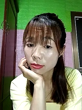 Snapshot of AmyLinee01 chatting on April 2026 02:26:01 PM AmyLinee01 online show from April 2026 02:26:01 PM