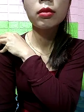 Snapshot of AmyLinee01 chatting on April 2026 09:23:01 PM AmyLinee01 online show from April 2026 09:23:01 PM