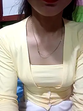 Snapshot of AmyLinee01 chatting on April 2026 05:30:01 AM AmyLinee01 online show from April 2026 05:30:01 AM